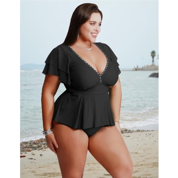 Curvagile Other - CURVAGILE - 4X Black Ruffled Tankini Swim Top (Top Only)